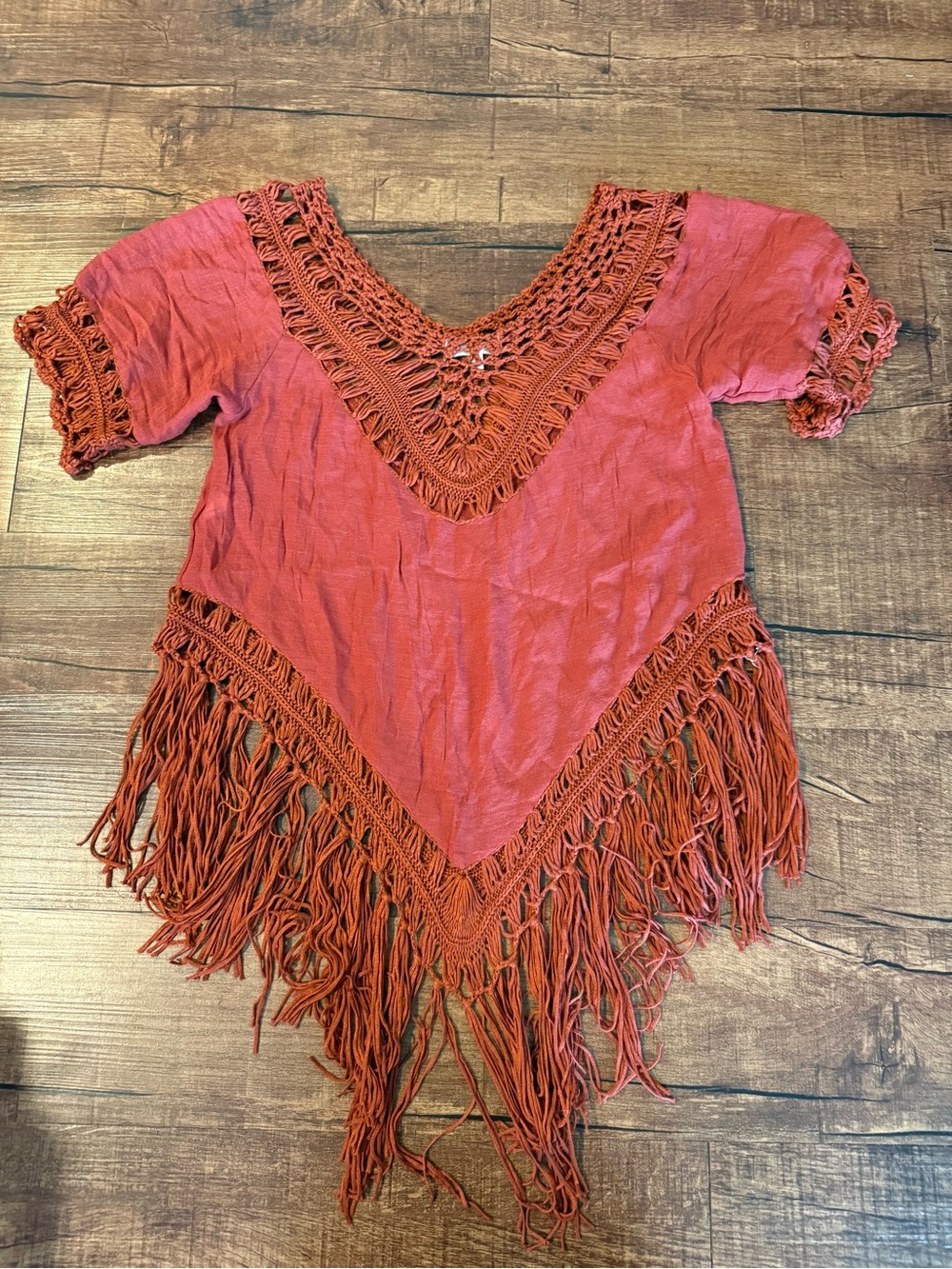 ViVI Rust Orange Crochet Fringe V-Neck Top - Picture 3 of 3
